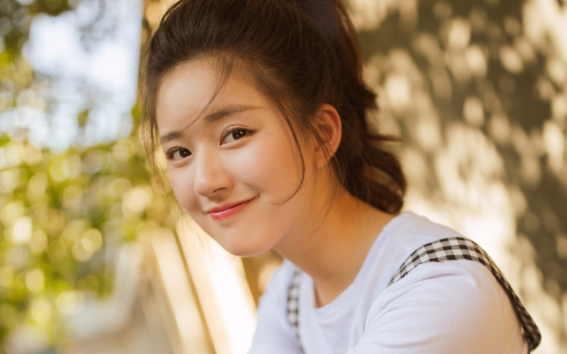 “科技革新：自动驾驶助力未来赛车”，自动驾驶塑未来