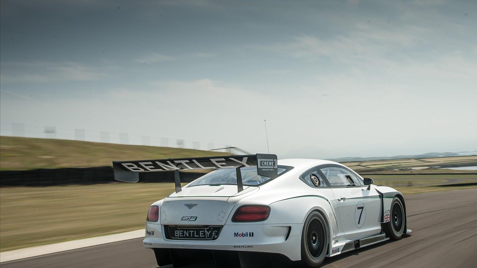 《电子竞技产业链：从比赛到周边产品》，电子竞技产业定义